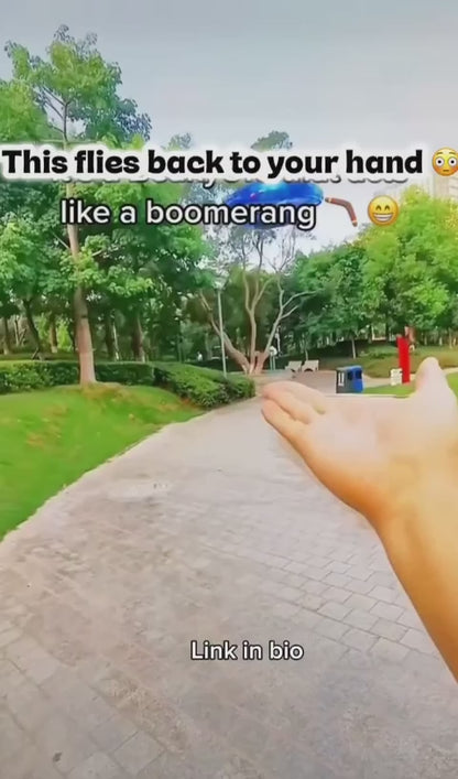 🤯 This Flying Spinner Comes Back To Your Hand!
